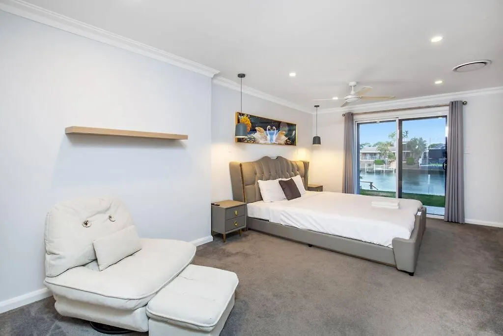 Stunning 4Br House With Pool & Waterfront View Villa Gold Coast Australia