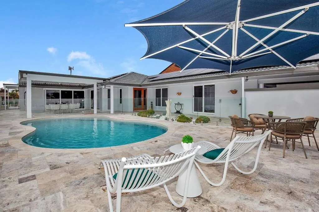 Сasa de vacaciones Stunning 4Br House With Pool & Waterfront View Villa Gold Coast Australia